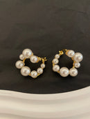 Large and small pearl earrings 02699