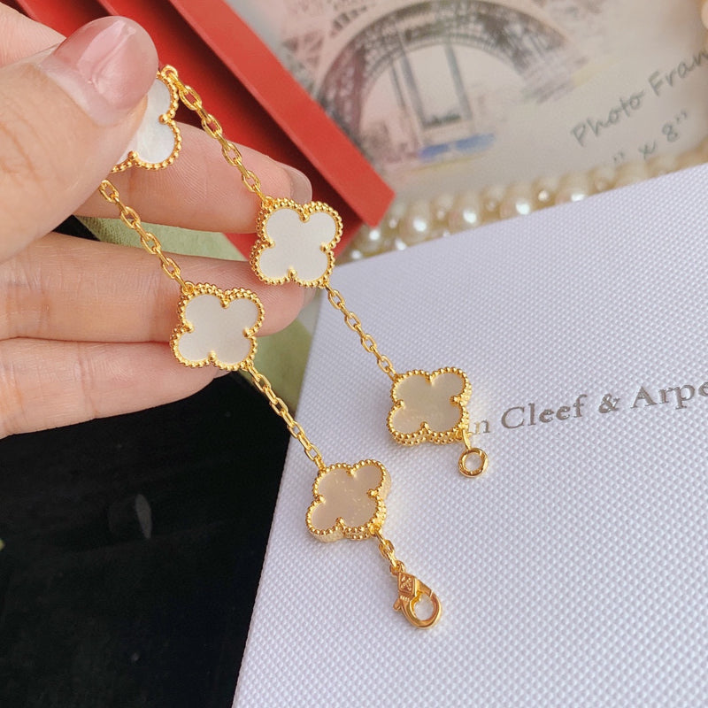 Four-leaf clover bracelet 02828