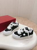 New pair of casual thick sole sneakers 02806