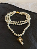 Three layers of pearl necklace 02724