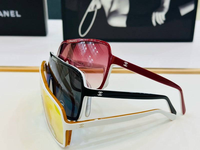 Uniquely designed stylish sunglasses 02833