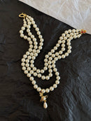 Three layers of pearl necklace 02724